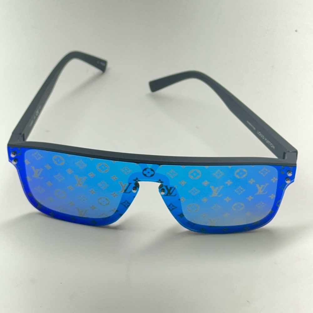 Louis Vuitton Blue Monogram LV Reflective Sunglasses mens NEW